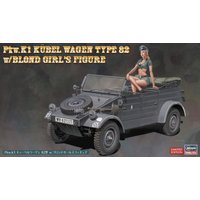 Kübelwagen 82 mit blonder Frau